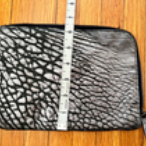 NWOT Eileen Fisher Metallic Black Bronze Leather iPad Mini Zip Case - Picture 4 of 5